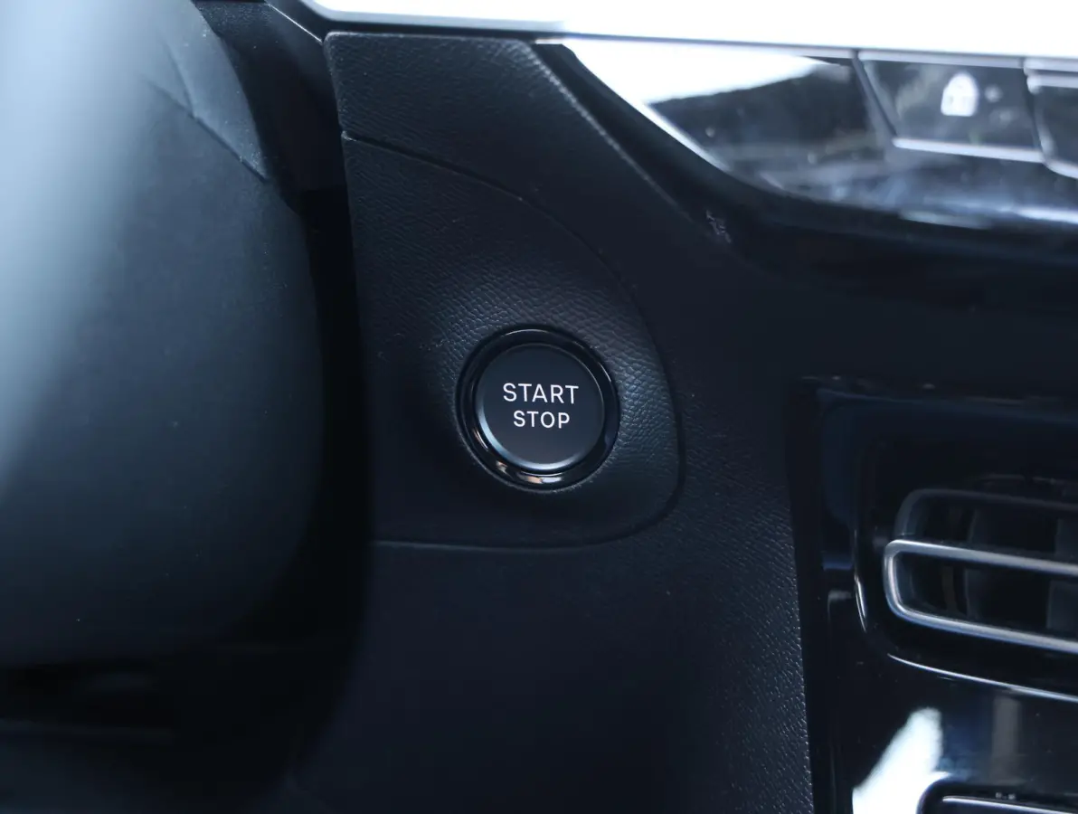 1.2 Turbo Hybrid GS 1ste Eigenaar | Stuurverwarming | FULL LED | Camera | Privacy Glass | AppleCarPlay/AndroidAuto | Navigatie | Keyless | Isofix |