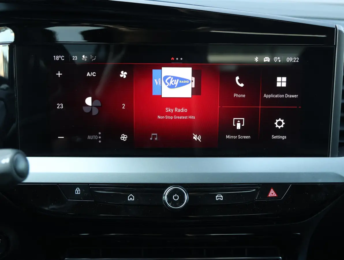 1.2 Turbo Hybrid GS 1ste Eigenaar | Stuurverwarming | FULL LED | Camera | Privacy Glass | AppleCarPlay/AndroidAuto | Navigatie | Keyless | Isofix |
