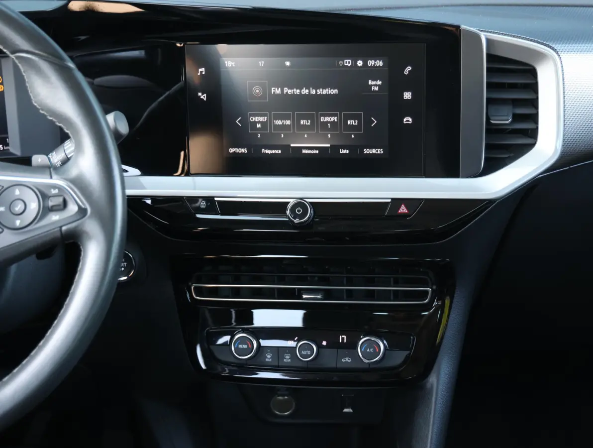 1.2 130pk Elegance Automaat | Camera | Navigatie | Apple Carplay & Android Auto | 17" LMV