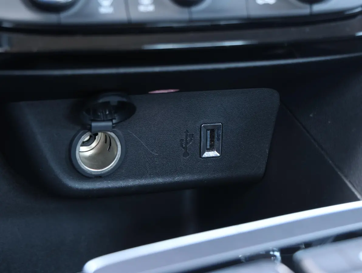 1.2 130pk Elegance Automaat | Camera | Navigatie | Apple Carplay & Android Auto | 17" LMV