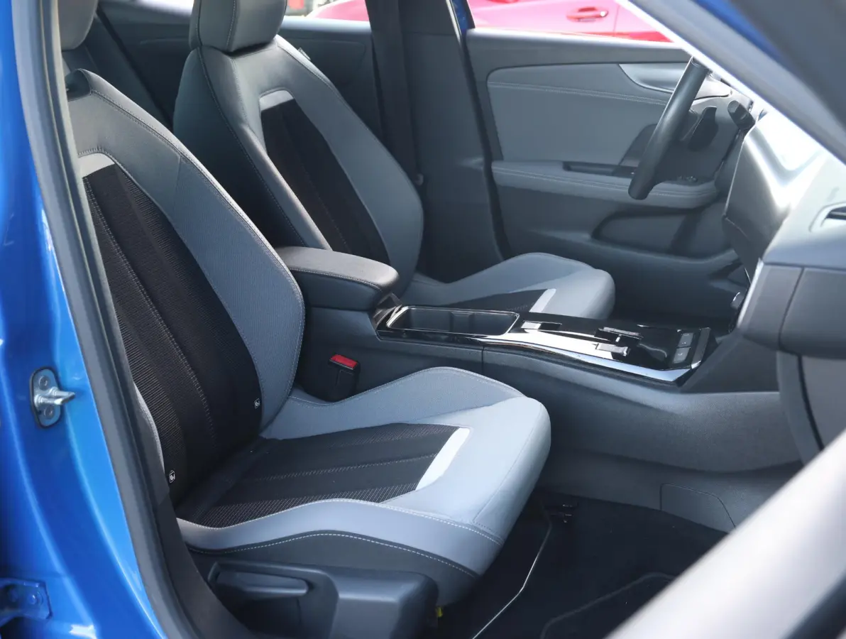 1.2 130pk Elegance Automaat | Camera | Navigatie | Apple Carplay & Android Auto | 17" LMV