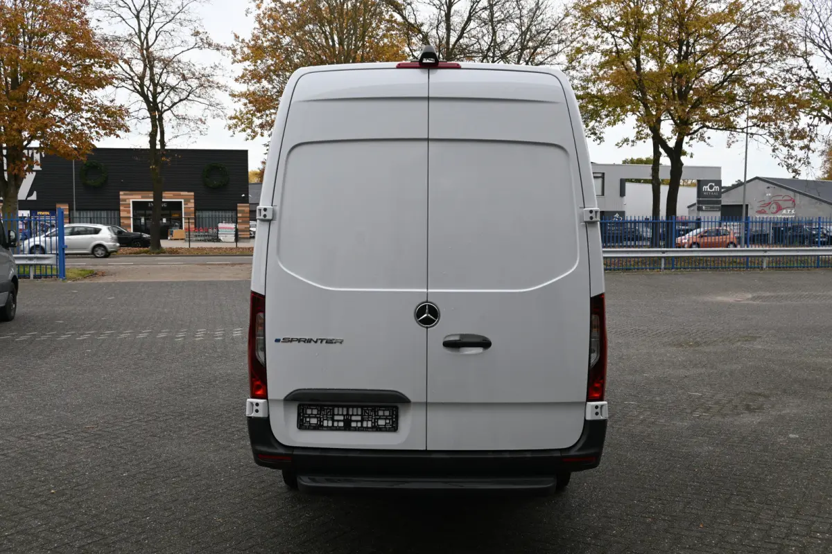 314 L3H2 Pro RWD 81kWh LED koplampen, 115 kW DC laden