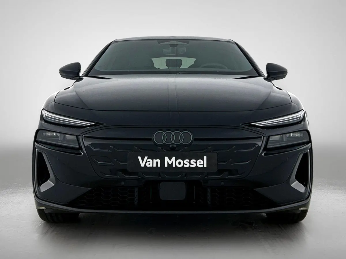 S edition 83 kWh | Trekhaak | Getint Glas | Stuurverwarming | Apple Carplay | Sportstoelen |