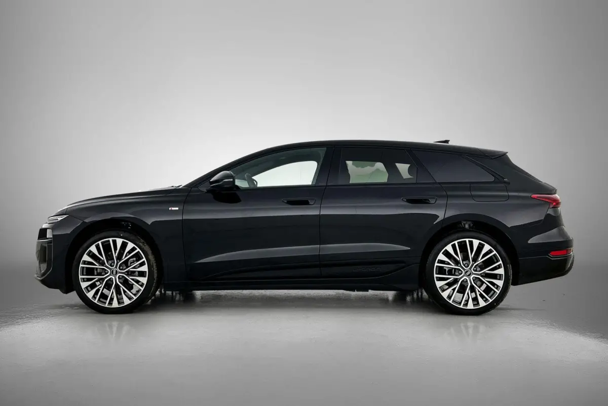 S edition 83 kWh | Trekhaak | Getint Glas | Stuurverwarming | Apple Carplay | Sportstoelen |