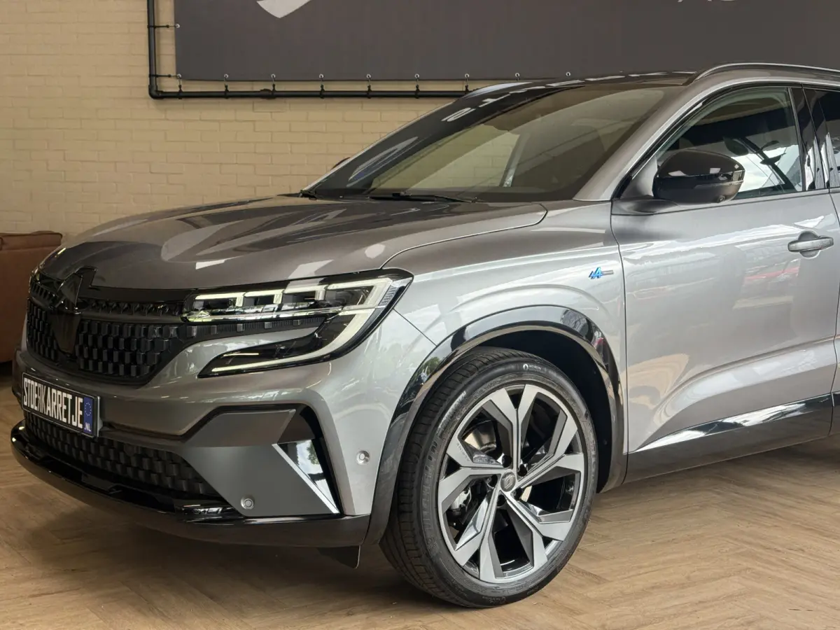 1.2 Full hybrid 200pk iconic esprit Alpine | Groot Navi | 20" | 360 | ACC | HUD | Dodehoek | Stoel, stuur & Voorruit verwarming | 100% Dealer Onderhouden! Verlengde Garantie tot 04-2028