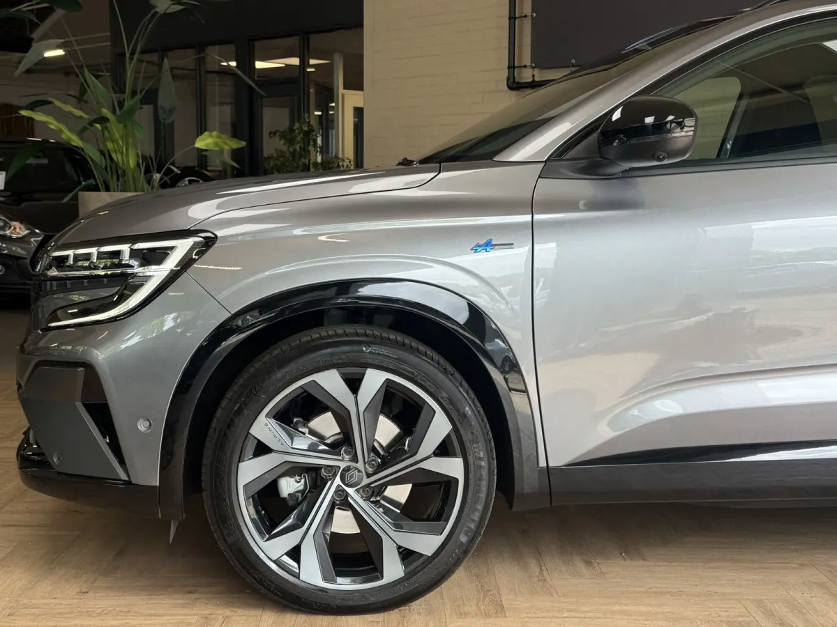 1.2 Full hybrid 200pk iconic esprit Alpine | Groot Navi | 20" | 360 | ACC | HUD | Dodehoek | Stoel, stuur & Voorruit verwarming | 100% Dealer Onderhouden! Verlengde Garantie tot 04-2028