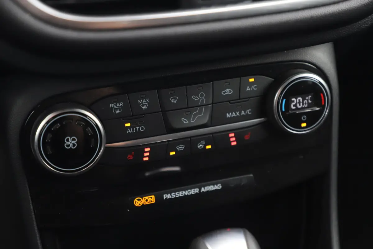 1.0 EcoBoost ST-Line Automaat Navigatie Stoelverwarming Rijstrooksensor Clima Cruise PDC Carplay Android Auto Bluetooth