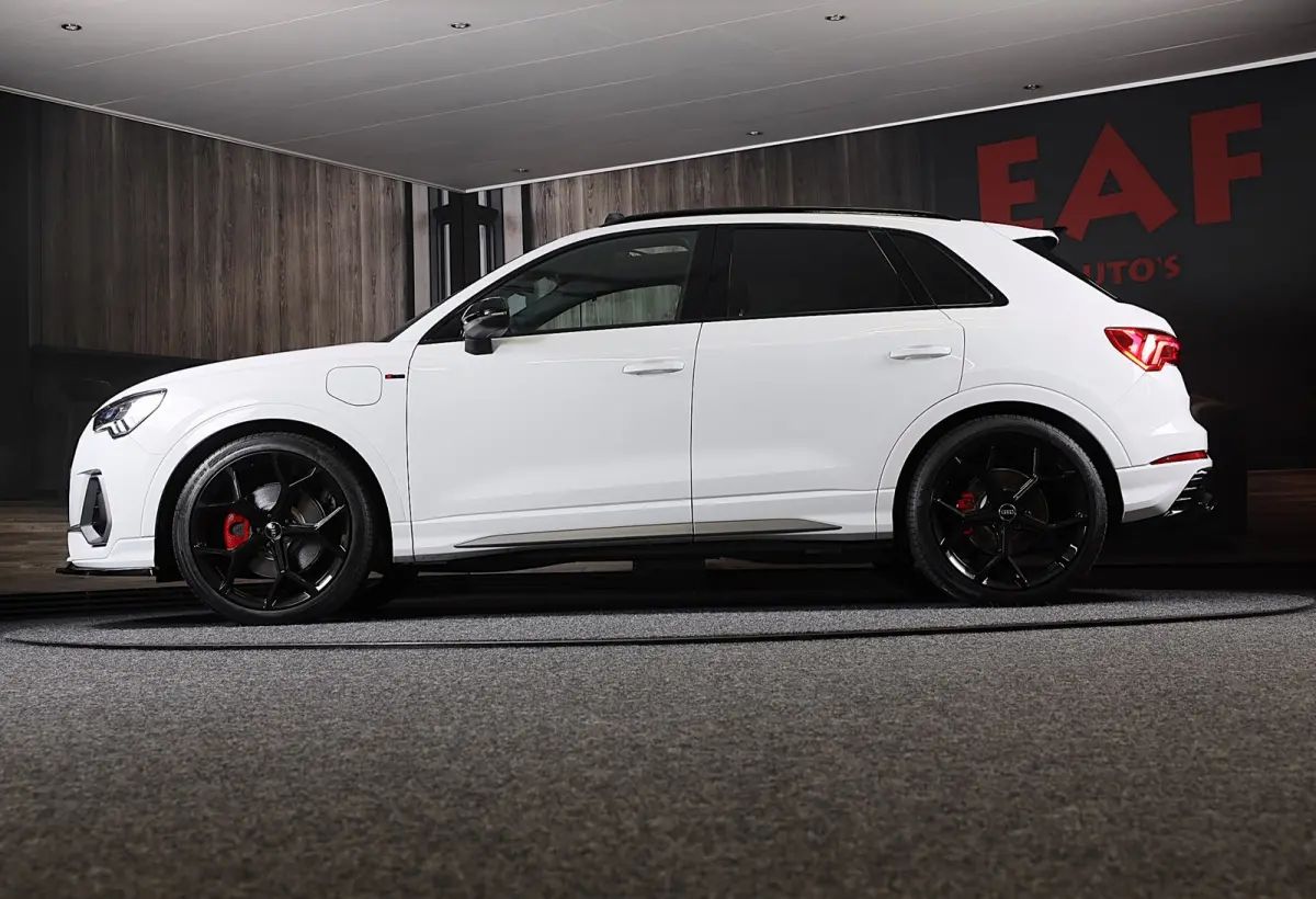 45 TFSI e RSQ3 Look / AUT / Cc / Lane Assist / Camera / Dig Cockpit / Open Panoramadak / Pdc / Matrix / 21 Inch