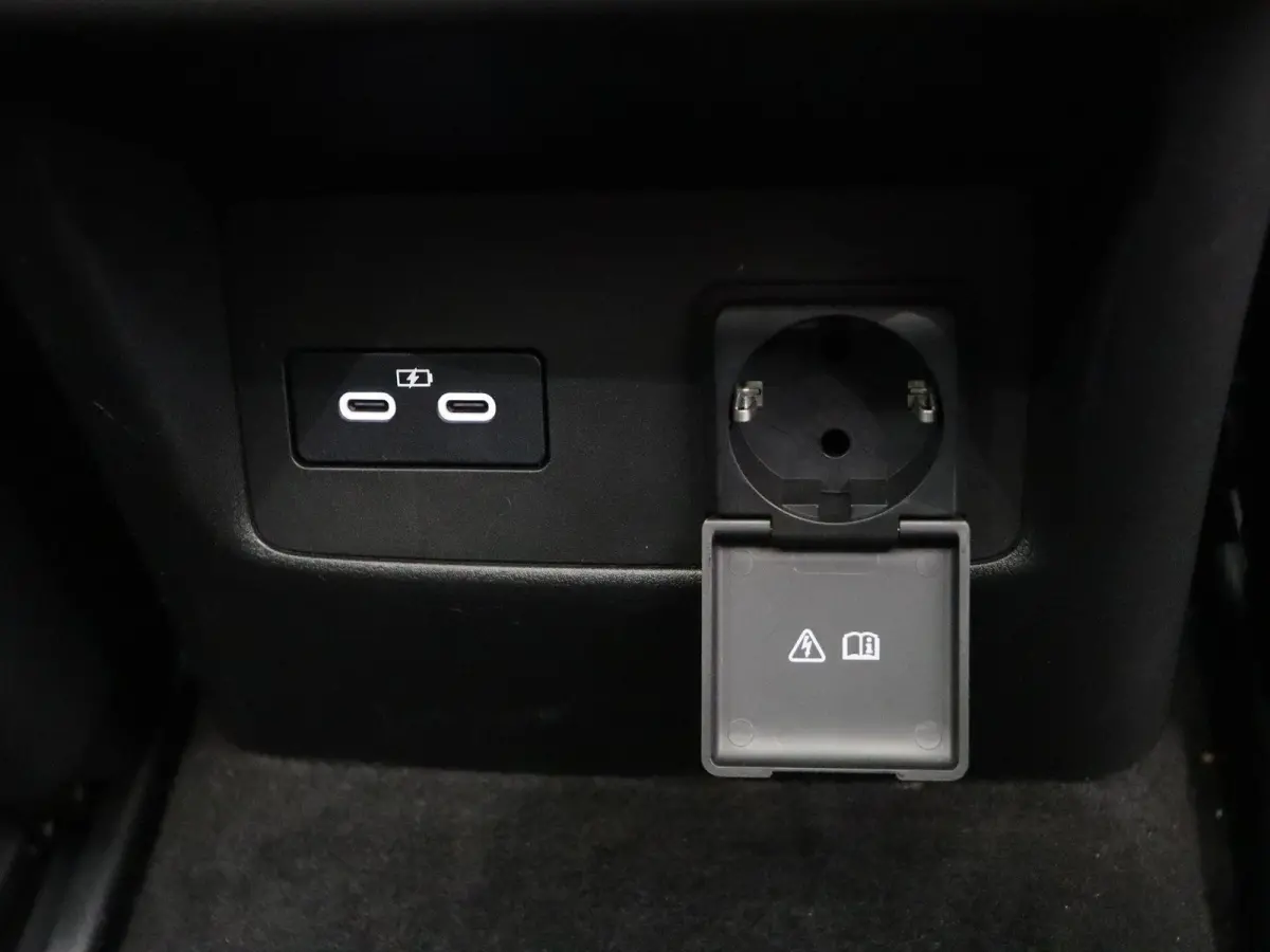 3.3 e-SkyActiv Homura | Trekhaak | Panoramadak | Trekgewicht 2500kg | Stoelverwarming | Stoelventilatie | Bose Audio |