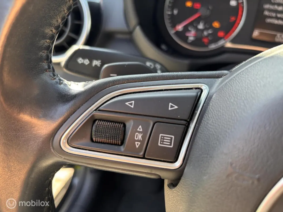 1.0 TFSI DSG Advance S-Line Leer