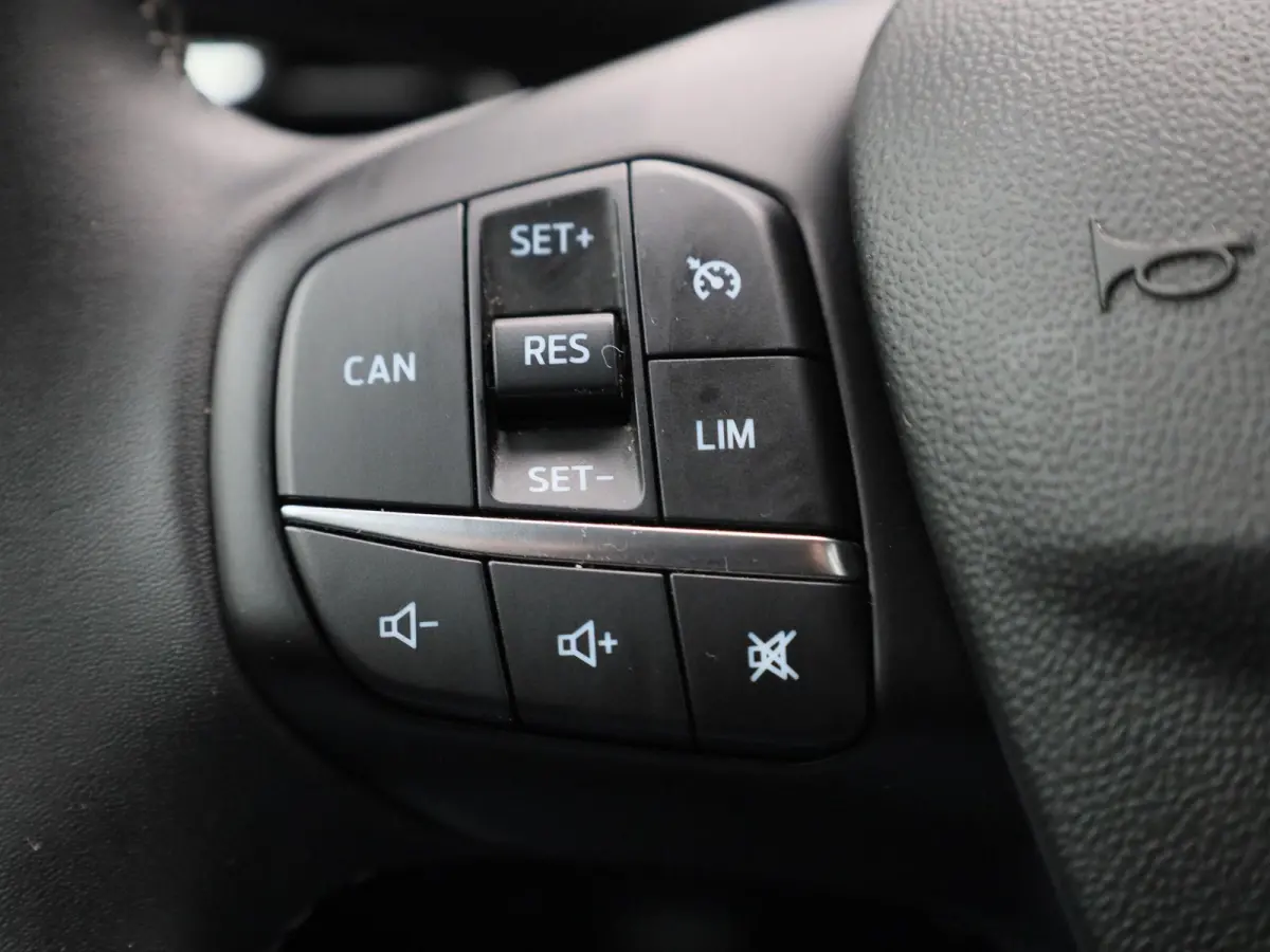 1.0 EcoBoost Hybrid Titanium | CLIMATE CONTROL | PARKEERSENSOREN | APPLE CARPLAY | CRUISE CONTROL | LMV |