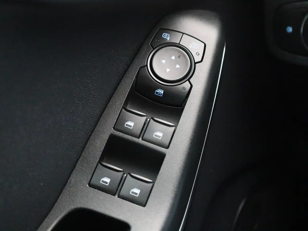 1.0 EcoBoost Hybrid Titanium | CLIMATE CONTROL | PARKEERSENSOREN | APPLE CARPLAY | CRUISE CONTROL | LMV |