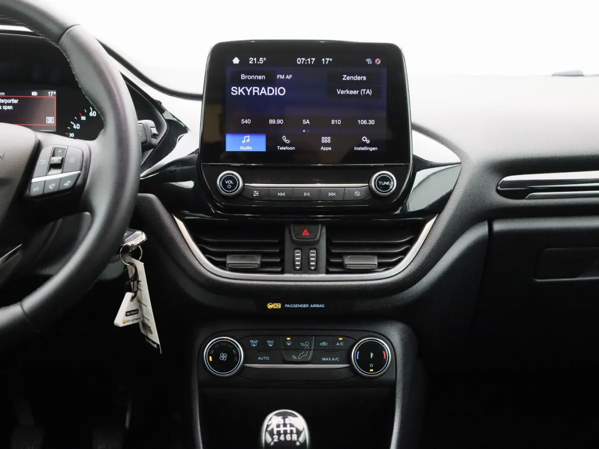 1.0 EcoBoost Hybrid Titanium | CLIMATE CONTROL | PARKEERSENSOREN | APPLE CARPLAY | CRUISE CONTROL | LMV |
