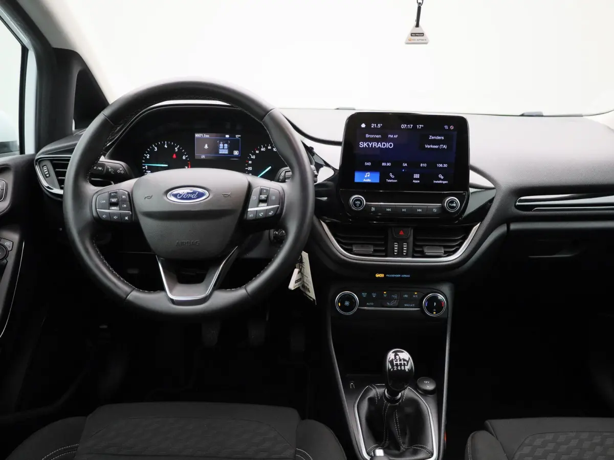1.0 EcoBoost Hybrid Titanium | CLIMATE CONTROL | PARKEERSENSOREN | APPLE CARPLAY | CRUISE CONTROL | LMV |