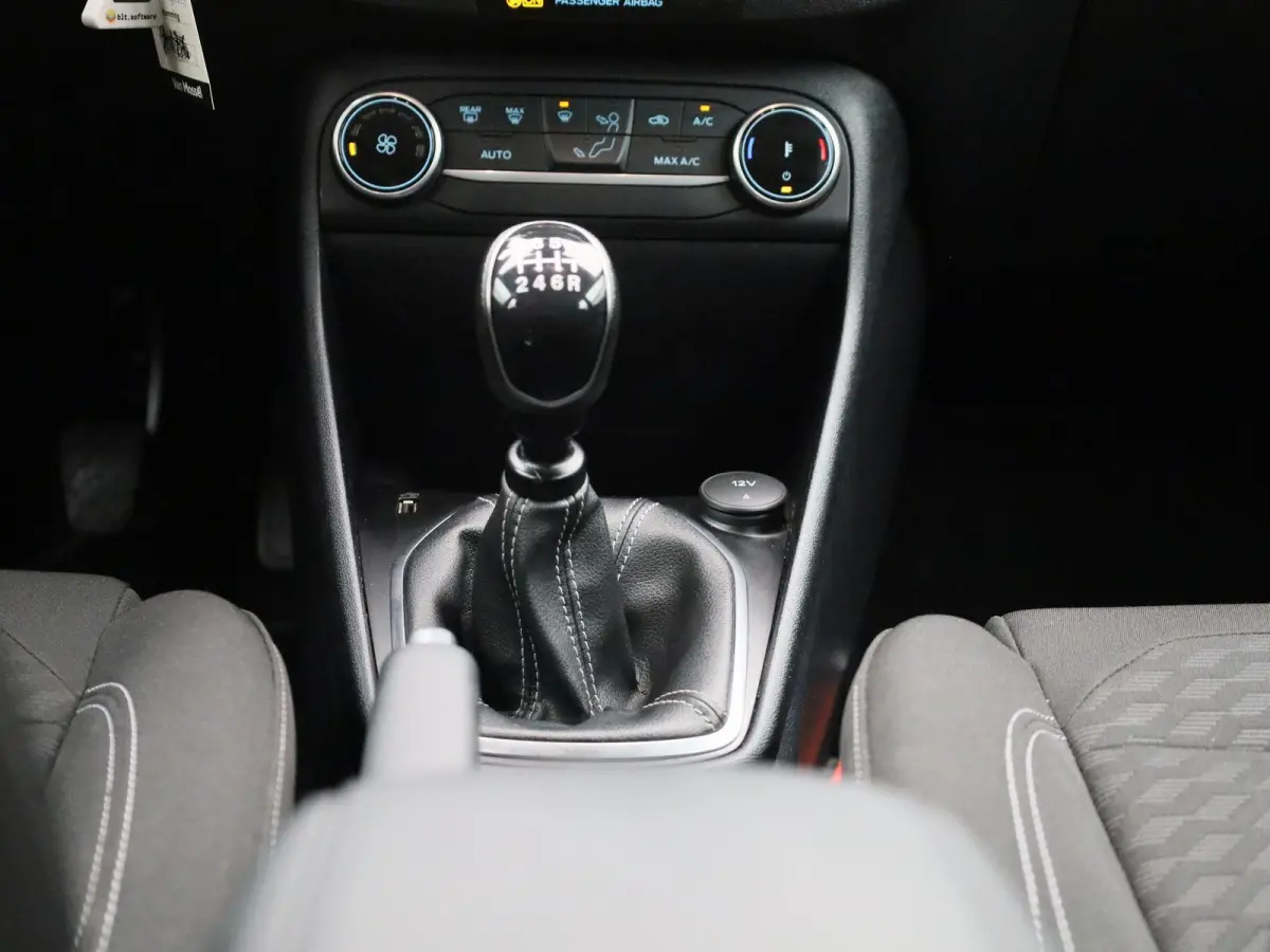 1.0 EcoBoost Hybrid Titanium | CLIMATE CONTROL | PARKEERSENSOREN | APPLE CARPLAY | CRUISE CONTROL | LMV |