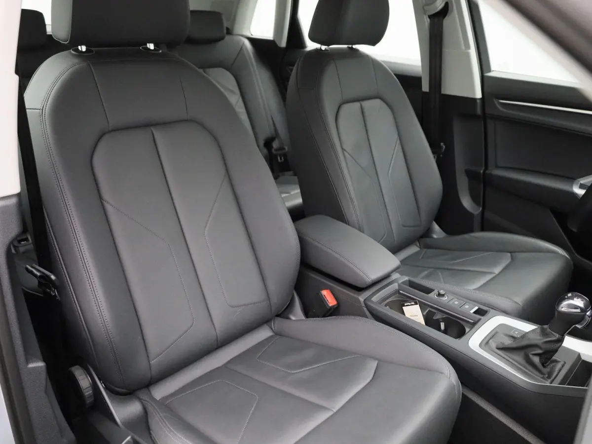 45 TFSI-e S tronic Bus. Ed. Attraction | ACHTERUITRIJCAMERA | ELEKTRISCHE KOFFERKLEP | STOELVERWARMING | LEDER | CLIMATE CONTROL | CRUISE CONTROL |