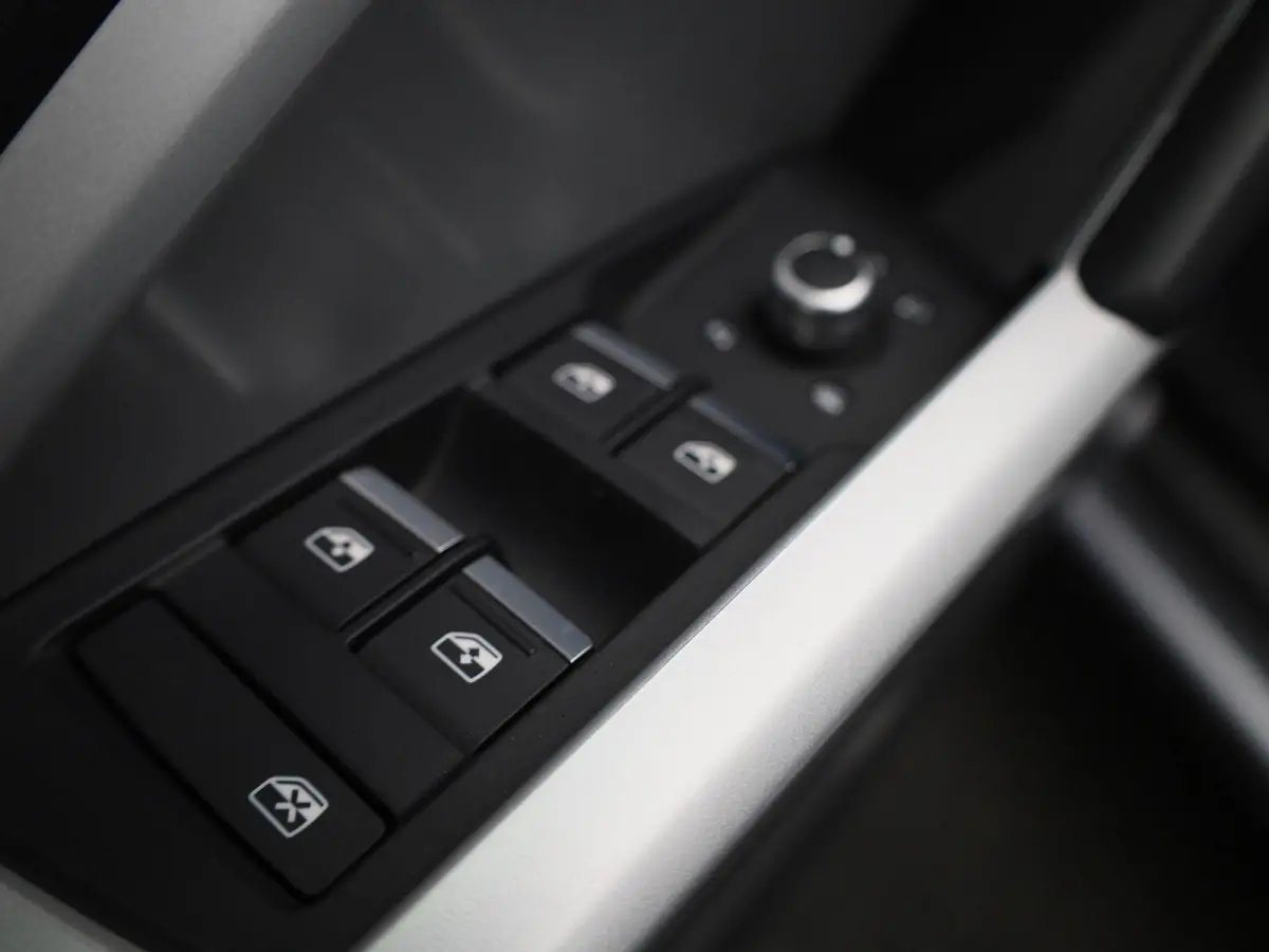 45 TFSI-e S tronic Bus. Ed. Attraction | ACHTERUITRIJCAMERA | ELEKTRISCHE KOFFERKLEP | STOELVERWARMING | LEDER | CLIMATE CONTROL | CRUISE CONTROL |