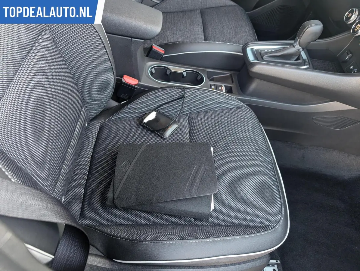 1.3 Tce 140 Intens Carplay/Navi/Camera/Keyles