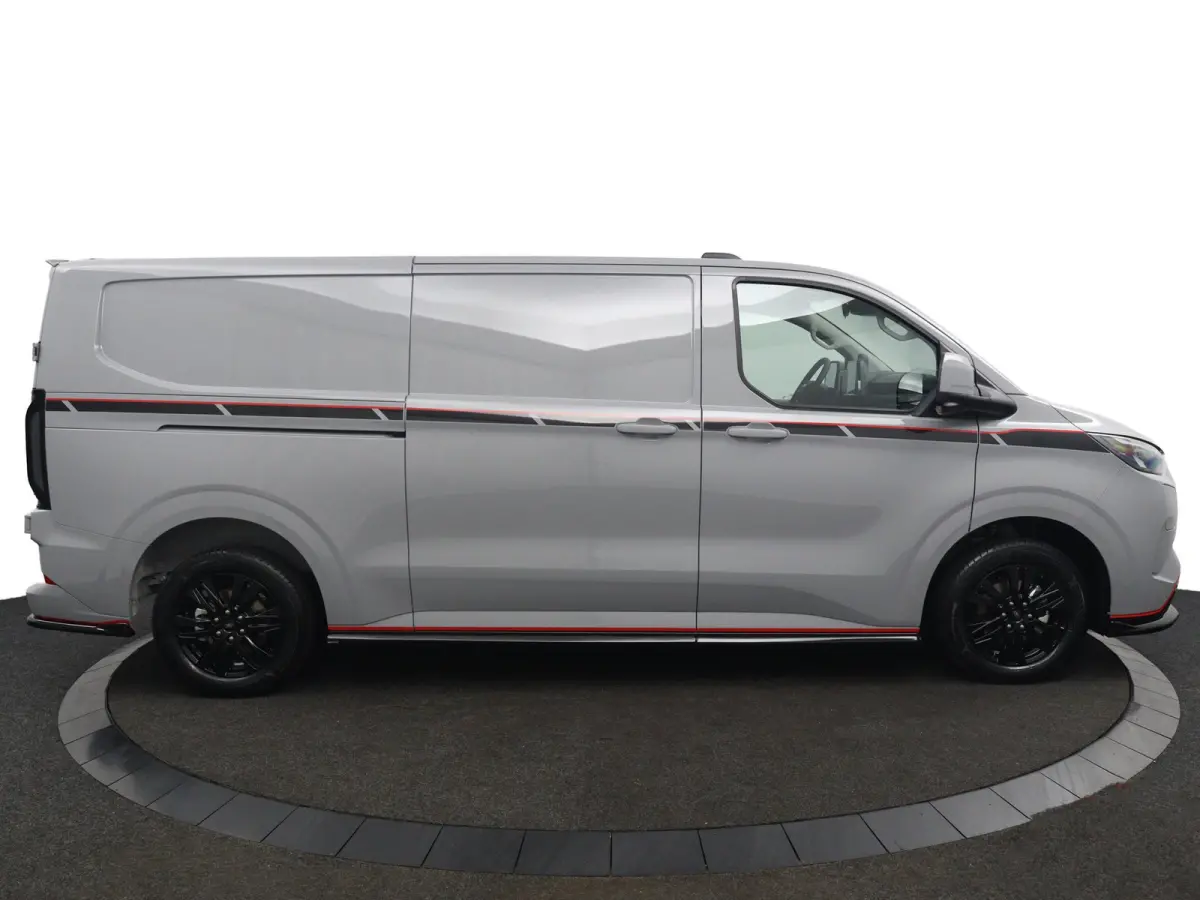 320 2.5 PHEV L2H1 Grey Platinum | 0.99% Financial Lease | Maxton | Leder | 17''' | Navigatie | 360 Camera | Adaptive Cruise | BLIS | LED | Striping | Dubbele Schuifdeur