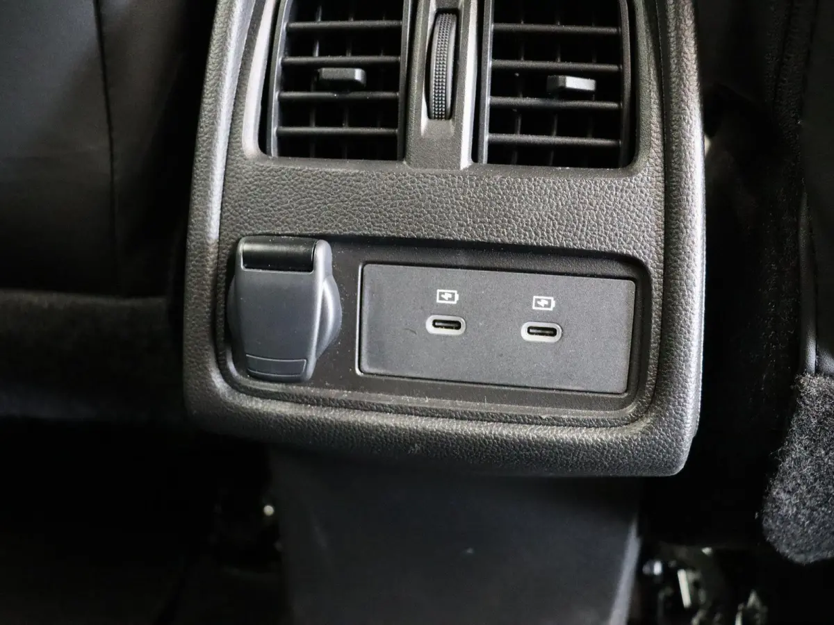 1.6 E-Tech full hybrid 145 techno | Adaptive cruise control | Achteruitrij camera | Climate control | Lichtmetalen velgen 18'' |