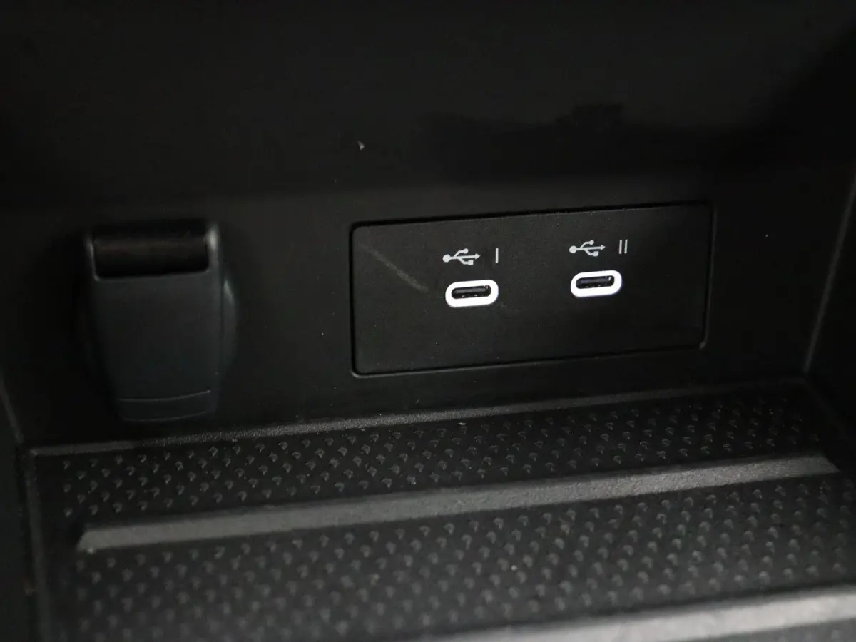 1.6 E-Tech full hybrid 145 techno | Adaptive cruise control | Achteruitrij camera | Climate control | Lichtmetalen velgen 18'' |