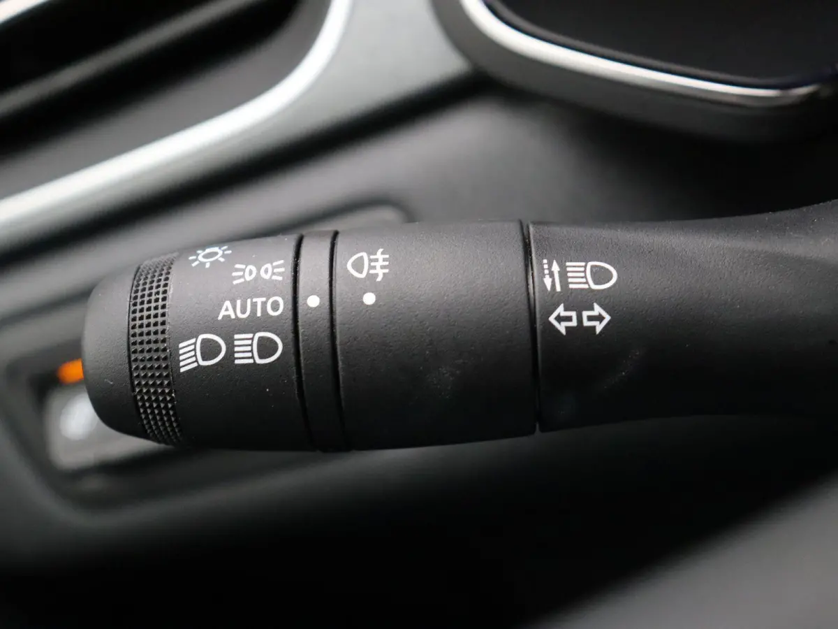 1.6 E-Tech full hybrid 145 techno | Adaptive cruise control | Achteruitrij camera | Climate control | Lichtmetalen velgen 18'' |
