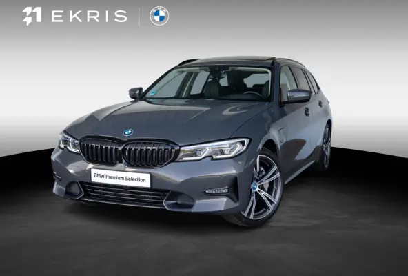 330e | Innovationspakket | Comfort Access | Achteruitrijcamera | Panoramadak | Stoelverwarming | Head-Up Display | 19''