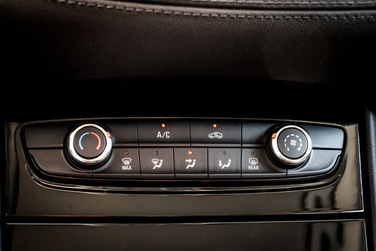 1.2 Turbo Edition Aut. | 24.915 Km | LED | Camera | PDC | Carplay