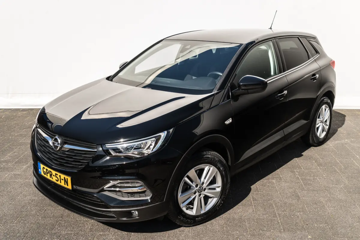 1.2 Turbo Edition Aut. | 24.915 Km | LED | Camera | PDC | Carplay