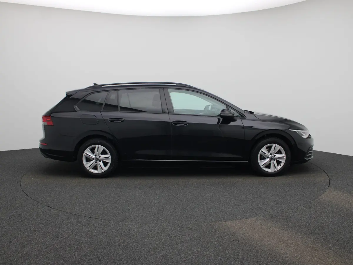 VIII 1.0 eTSI 81kW DSG Life | Automaat | Apple Carplay / Android Auto | Privacy Glass | Virtual Cockpit | Camera | LED Koplampen | Lichtmetalen Velgen |