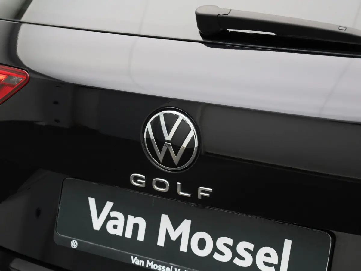 VIII 1.0 eTSI 81kW DSG Life | Automaat | Apple Carplay / Android Auto | Privacy Glass | Virtual Cockpit | Camera | LED Koplampen | Lichtmetalen Velgen |