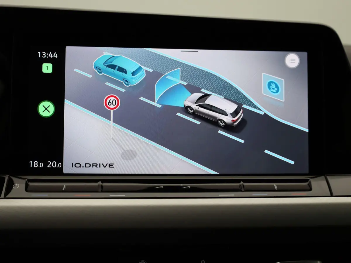 VIII 1.0 eTSI 81kW DSG Life | Automaat | Apple Carplay / Android Auto | Privacy Glass | Virtual Cockpit | Camera | LED Koplampen | Lichtmetalen Velgen |