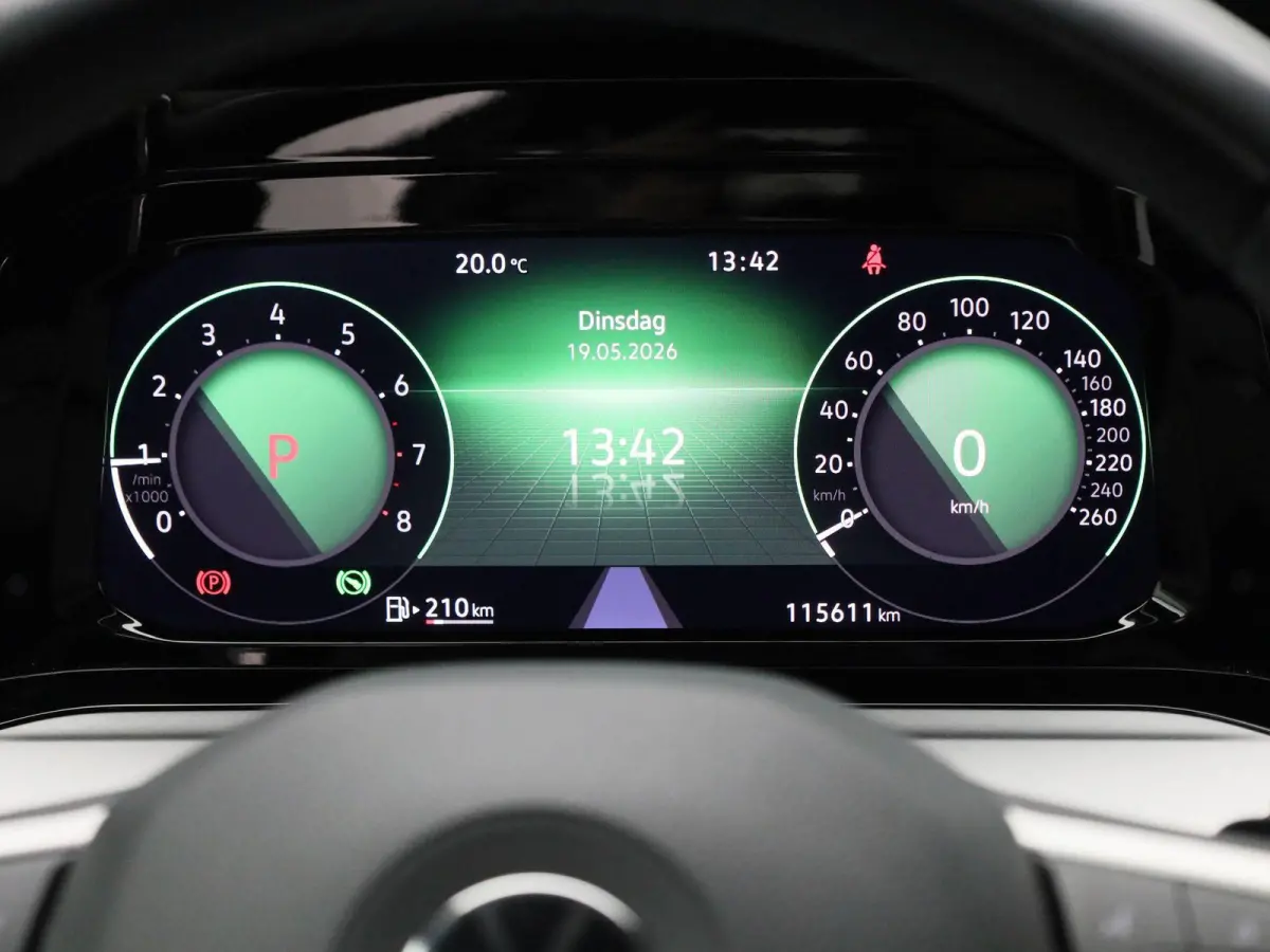 VIII 1.0 eTSI 81kW DSG Life | Automaat | Apple Carplay / Android Auto | Privacy Glass | Virtual Cockpit | Camera | LED Koplampen | Lichtmetalen Velgen |