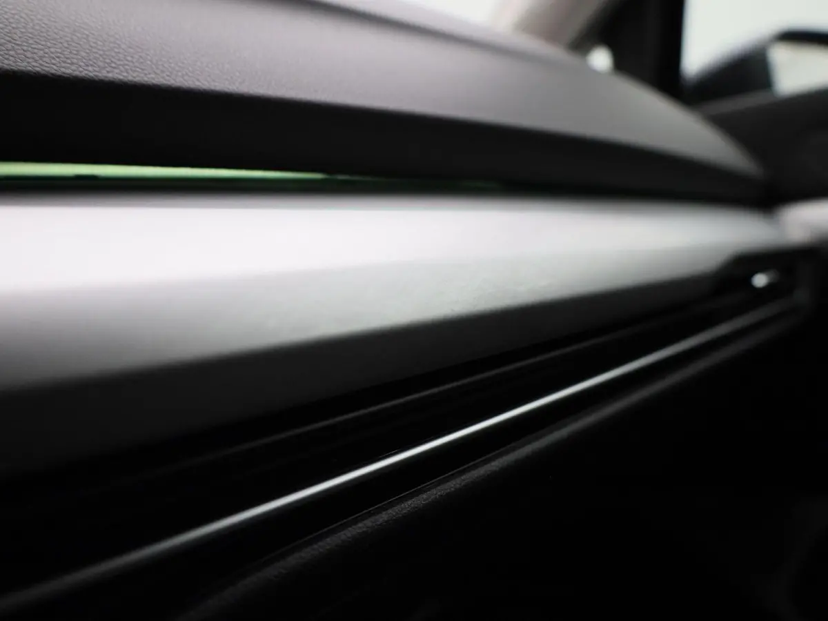 VIII 1.0 eTSI 81kW DSG Life | Automaat | Apple Carplay / Android Auto | Privacy Glass | Virtual Cockpit | Camera | LED Koplampen | Lichtmetalen Velgen |