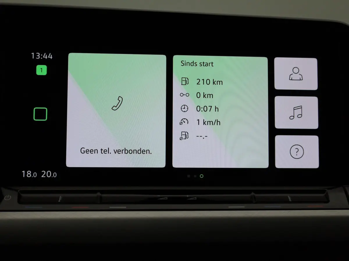 VIII 1.0 eTSI 81kW DSG Life | Automaat | Apple Carplay / Android Auto | Privacy Glass | Virtual Cockpit | Camera | LED Koplampen | Lichtmetalen Velgen |