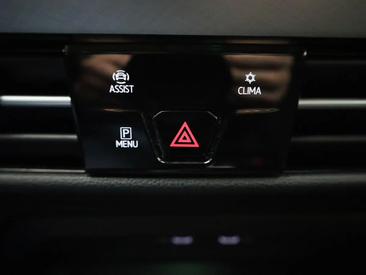 VIII 1.0 eTSI 81kW DSG Life | Automaat | Apple Carplay / Android Auto | Privacy Glass | Virtual Cockpit | Camera | LED Koplampen | Lichtmetalen Velgen |