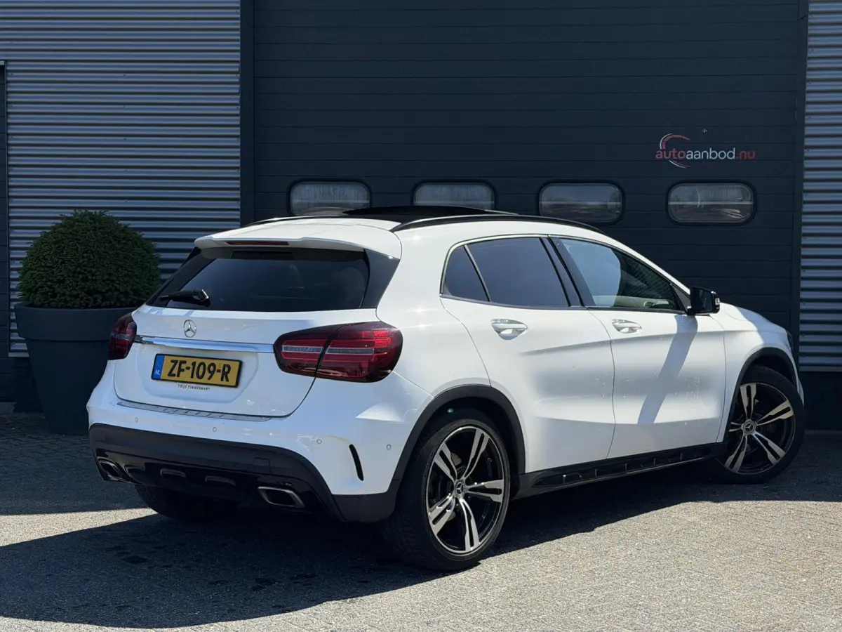 220 d AMG | Panoramadak | 360* Camera | Harmon Kardon | Night Pakket |