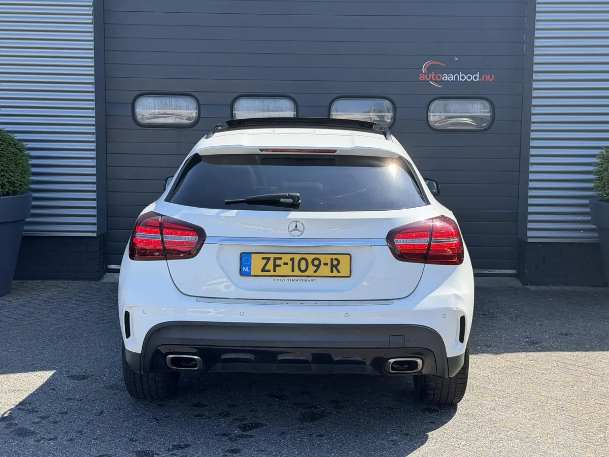 220 d AMG | Panoramadak | 360* Camera | Harmon Kardon | Night Pakket |