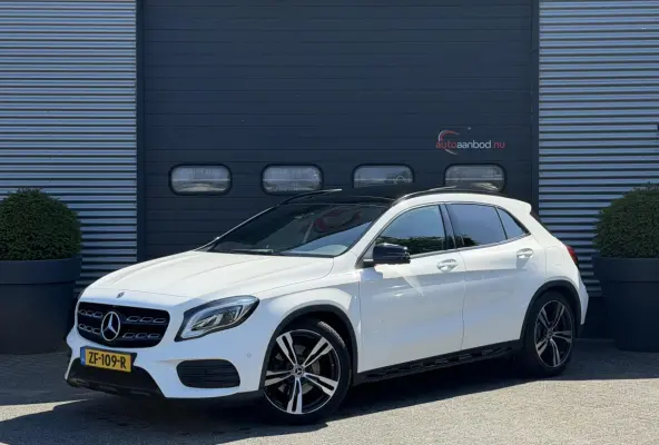 220 d AMG | Panoramadak | 360* Camera | Harmon Kardon | Night Pakket |