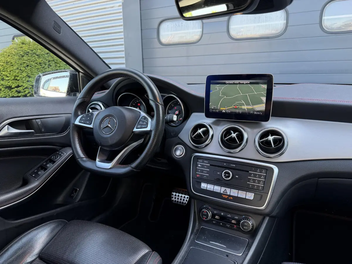 220 d AMG | Panoramadak | 360* Camera | Harmon Kardon | Night Pakket |