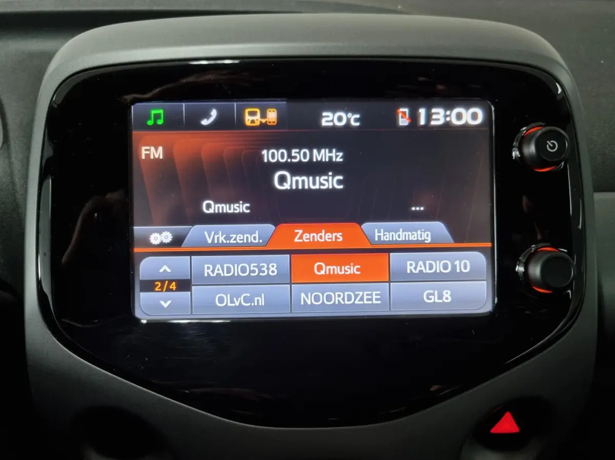 1.0 VVT-i x-play Automaat
