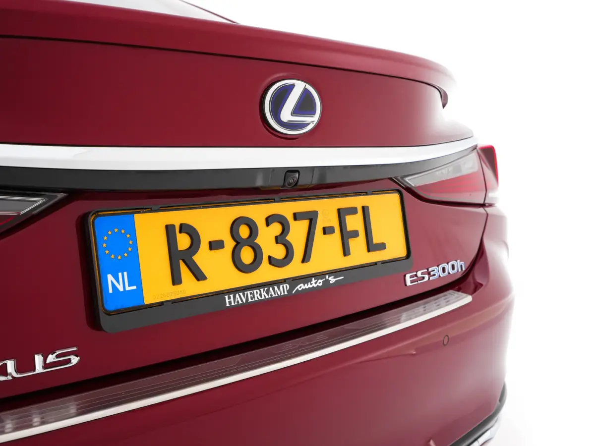 Business Line (INCL-BTW) Aut. *PANO | LEATHER | FULL-LED | ADAPTIVE-CRUISE | BLINDSPOT | KEYLESS | CAMERA | HEATED-COMFORTSEATS | NAVI-FULLMAP | PRIVACY-GLASS | SHIFTPADDLES | ECC | PDC | 19