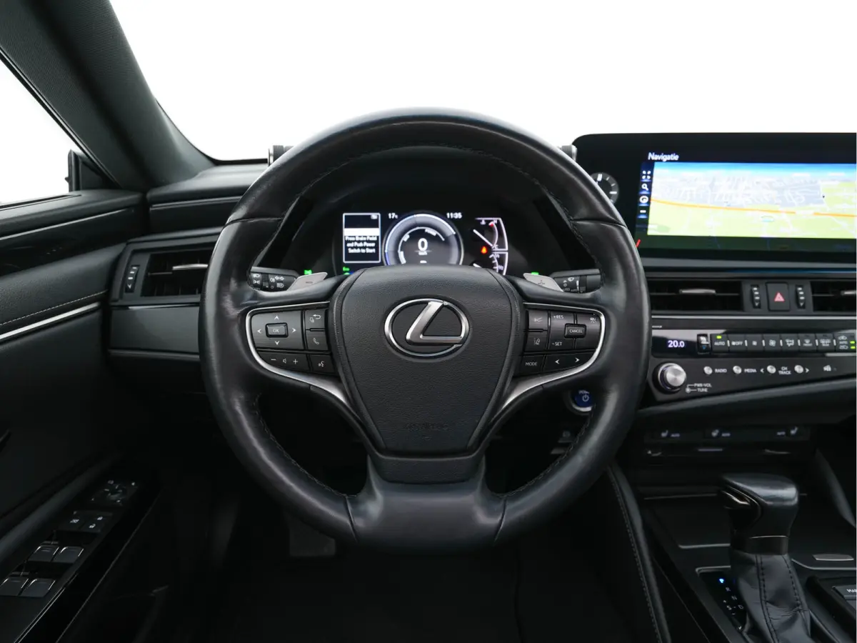 Business Line (INCL-BTW) Aut. *PANO | LEATHER | FULL-LED | ADAPTIVE-CRUISE | BLINDSPOT | KEYLESS | CAMERA | HEATED-COMFORTSEATS | NAVI-FULLMAP | PRIVACY-GLASS | SHIFTPADDLES | ECC | PDC | 19