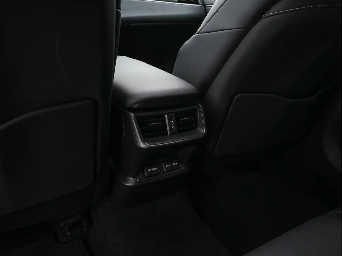 Business Line (INCL-BTW) Aut. *PANO | LEATHER | FULL-LED | ADAPTIVE-CRUISE | BLINDSPOT | KEYLESS | CAMERA | HEATED-COMFORTSEATS | NAVI-FULLMAP | PRIVACY-GLASS | SHIFTPADDLES | ECC | PDC | 19