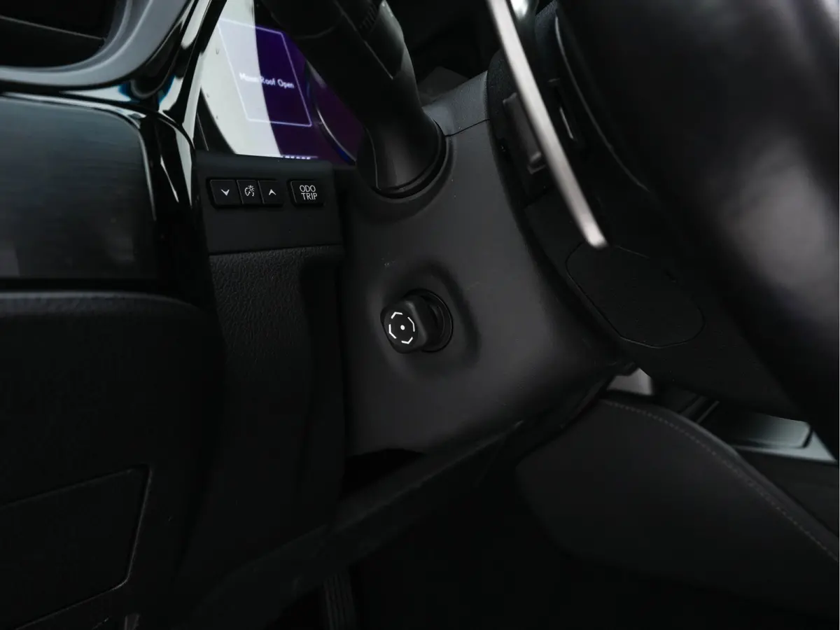 Business Line (INCL-BTW) Aut. *PANO | LEATHER | FULL-LED | ADAPTIVE-CRUISE | BLINDSPOT | KEYLESS | CAMERA | HEATED-COMFORTSEATS | NAVI-FULLMAP | PRIVACY-GLASS | SHIFTPADDLES | ECC | PDC | 19