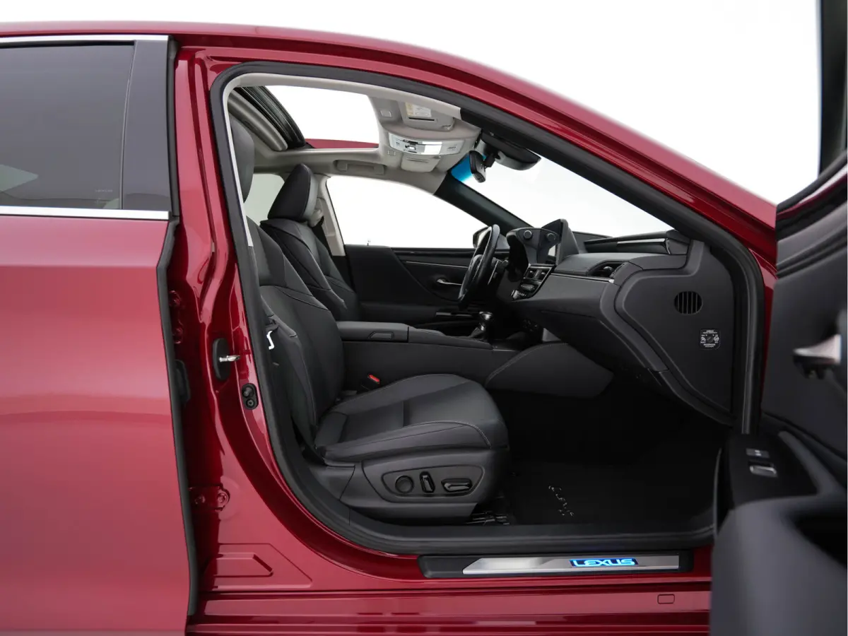 Business Line (INCL-BTW) Aut. *PANO | LEATHER | FULL-LED | ADAPTIVE-CRUISE | BLINDSPOT | KEYLESS | CAMERA | HEATED-COMFORTSEATS | NAVI-FULLMAP | PRIVACY-GLASS | SHIFTPADDLES | ECC | PDC | 19