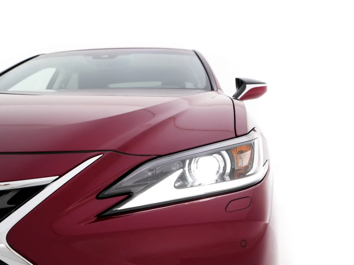 Business Line (INCL-BTW) Aut. *PANO | LEATHER | FULL-LED | ADAPTIVE-CRUISE | BLINDSPOT | KEYLESS | CAMERA | HEATED-COMFORTSEATS | NAVI-FULLMAP | PRIVACY-GLASS | SHIFTPADDLES | ECC | PDC | 19