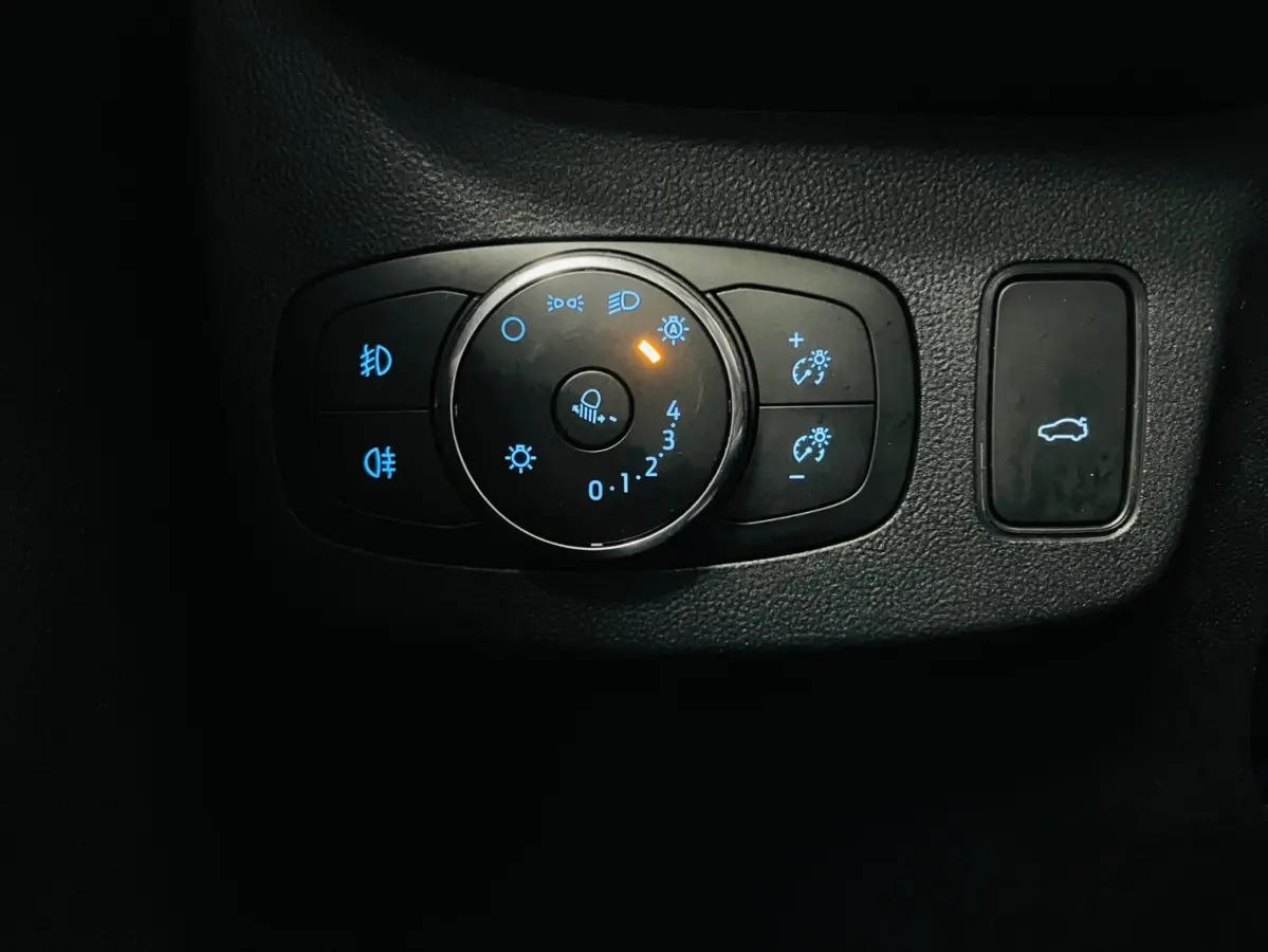 1.0 EcoBoost ST-Line X | CAMERA | LED | NAVI | CAR PLAY |