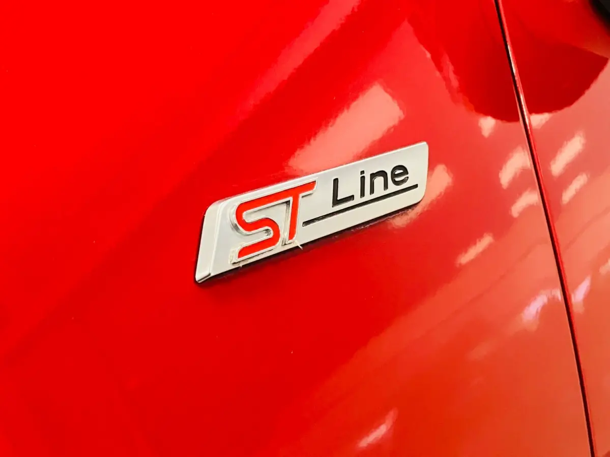 1.0 EcoBoost ST-Line X | CAMERA | LED | NAVI | CAR PLAY |