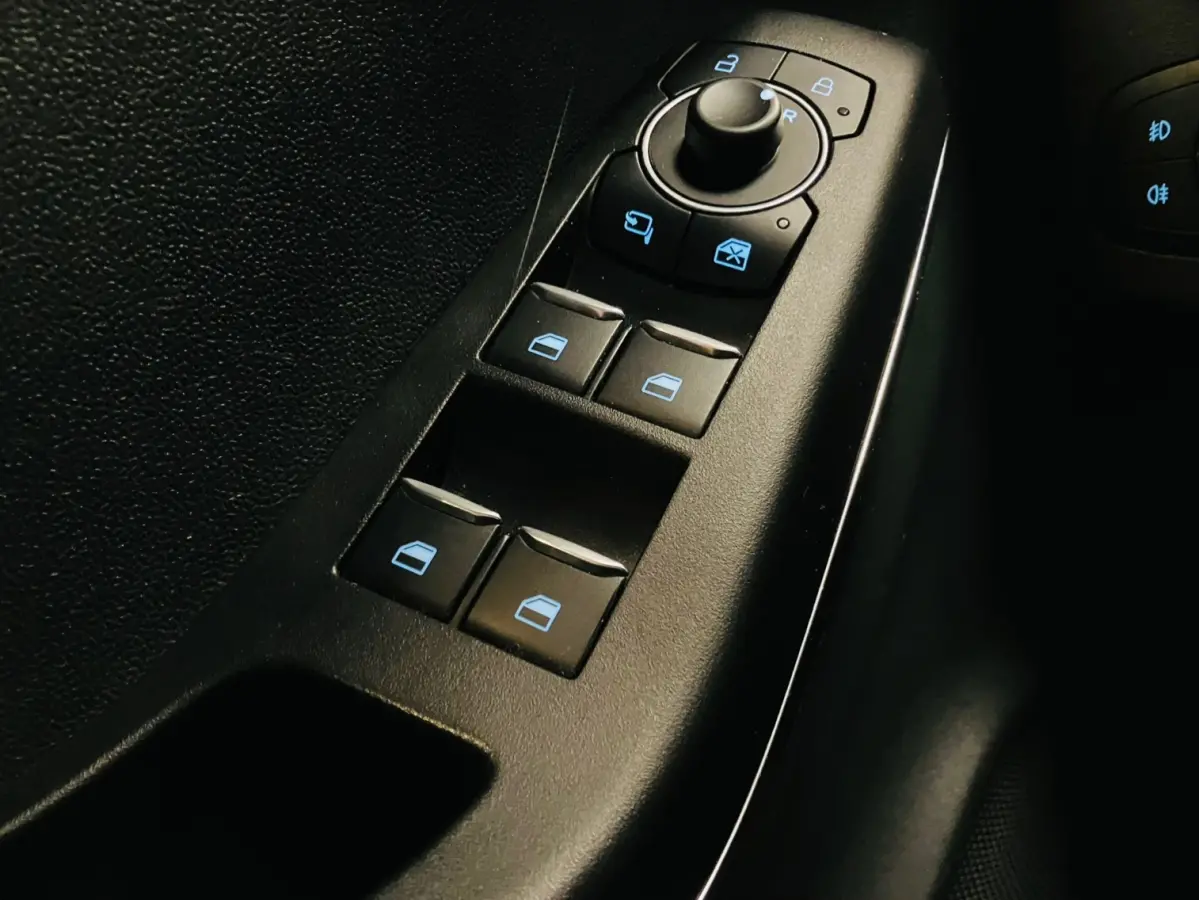 1.0 EcoBoost ST-Line X | CAMERA | LED | NAVI | CAR PLAY |